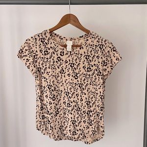 H&M Cheetah Tee | Lightweight t-shirt, Size XS